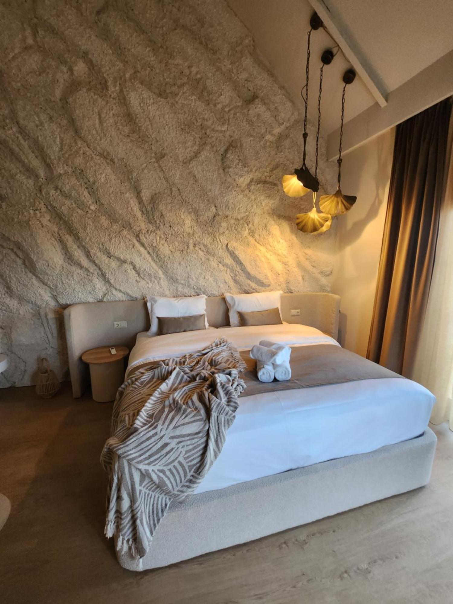 The Berg'S 10 Hotel Ocna Mures Bagian luar foto